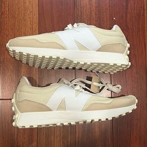 New Balance 327 sneakers